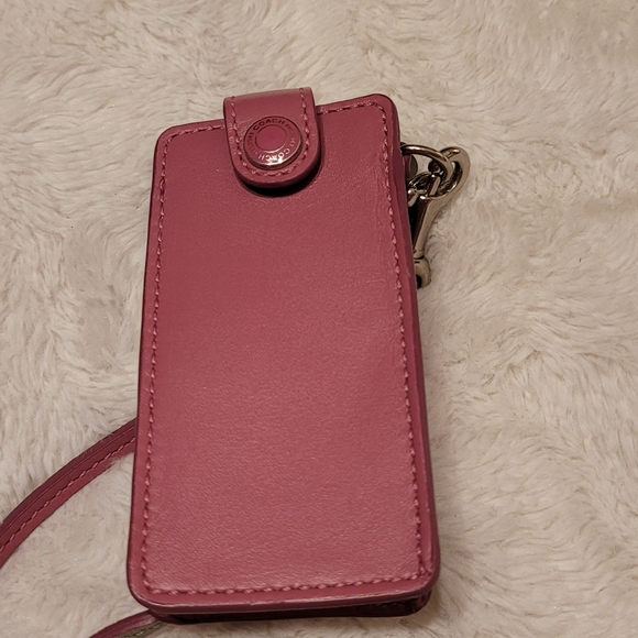 Pink Coach Case for Nano - Picture 4 of 7